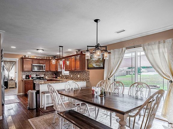 5th image of 402 Noah Ln