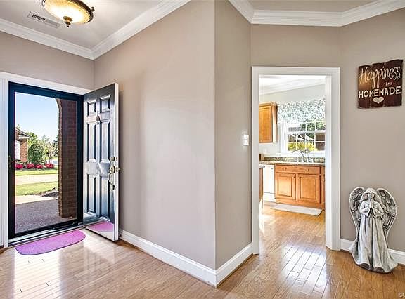 4th image of 5001 Parkcrest Ct