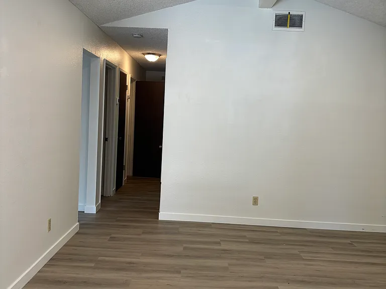 6114 Sizemore Ln — Photo 7
