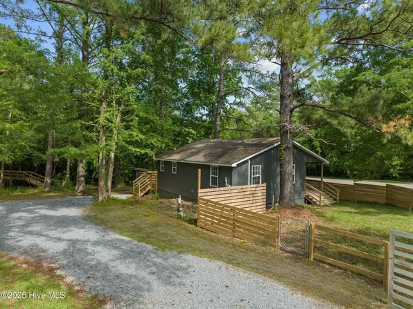 803 Gordon Lewis Drive SE, Winnabow, NC 28479