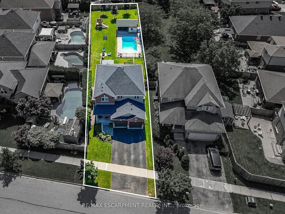1st image of 4852 Northgate Cres