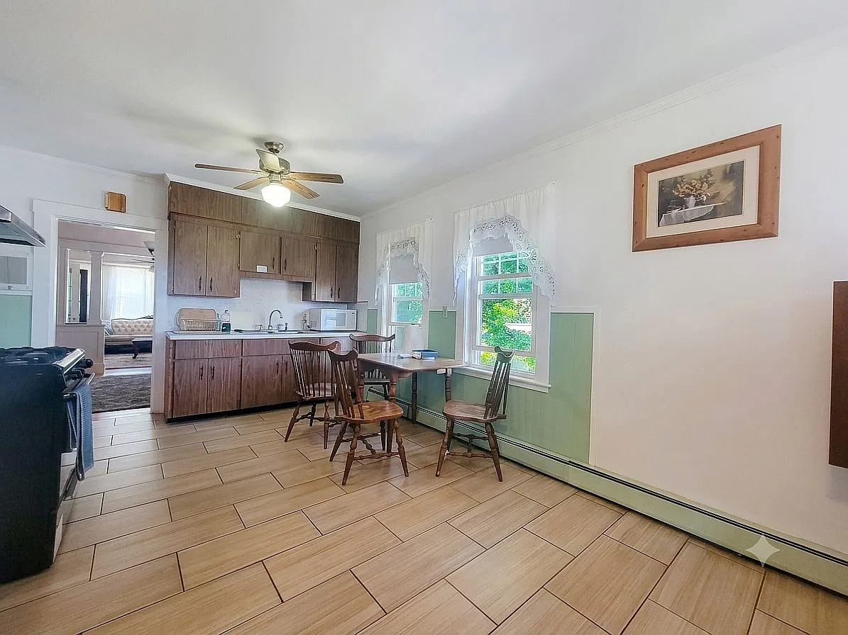 3 bed, 2200 sqft, $3,500 — Photo 4