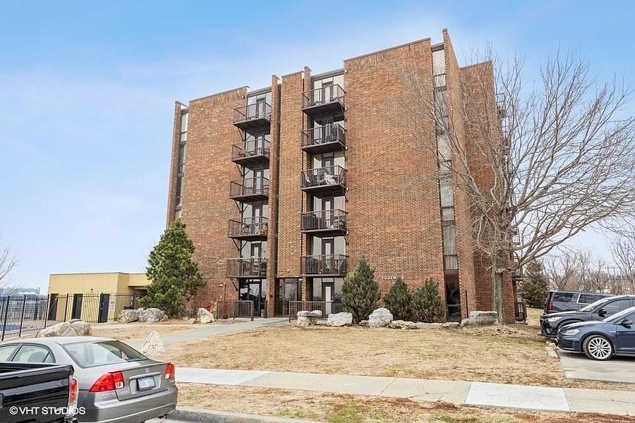 2933 Baltimore Ave APT 103, Kansas City, MO 64108 | MLS #2499811 | Zillow