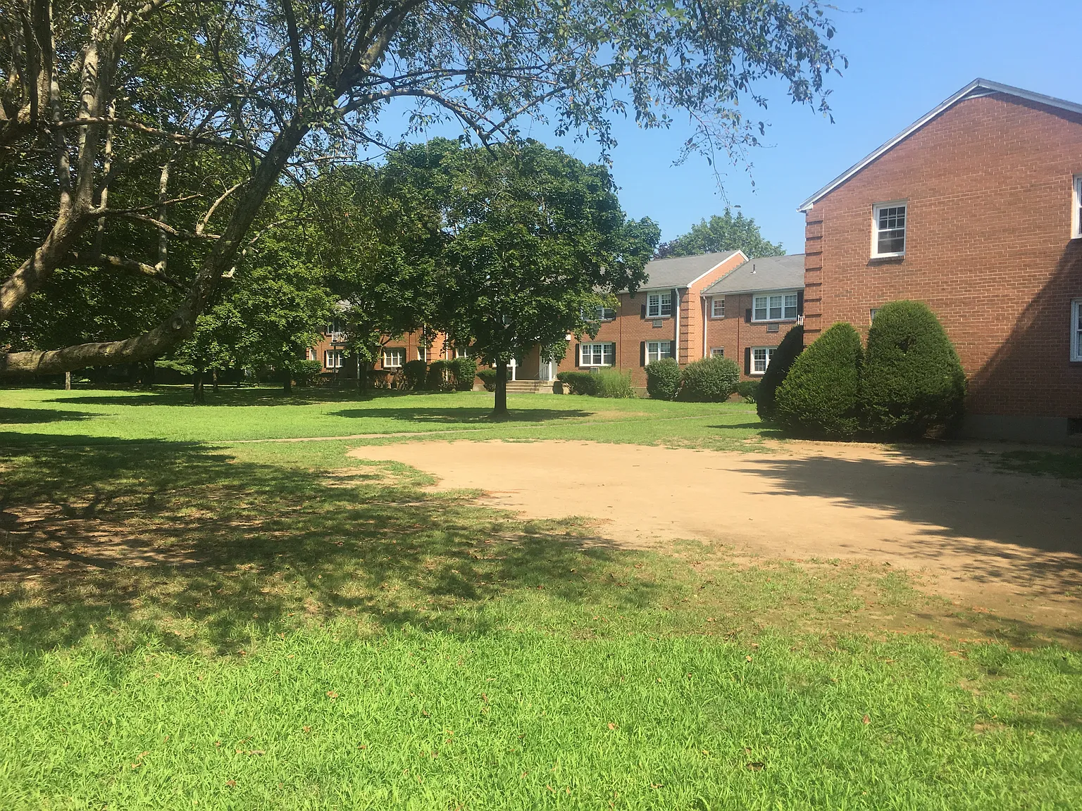 1 bed, 750 sqft, $1,900 — Photo 3