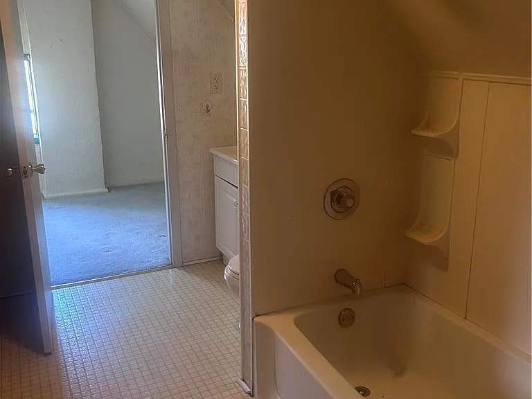 146 W Broad St #3 — Photo 5