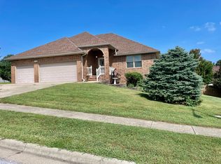 3718 N Croswell Ave, Springfield, MO 65803