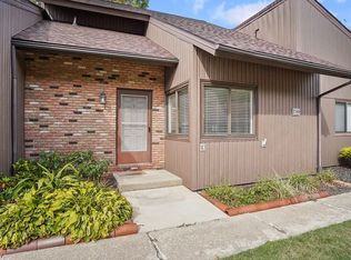 7360 Trailside Dr #E, Northfield, OH 44067