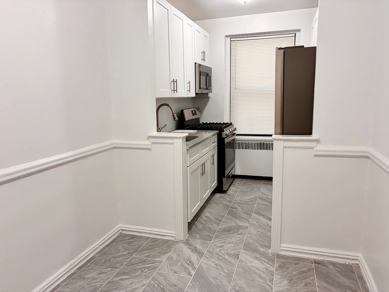 1 bed, 700 sqft, $2,300 — Photo 3