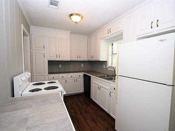 5th image of 3228 Eastland Dr