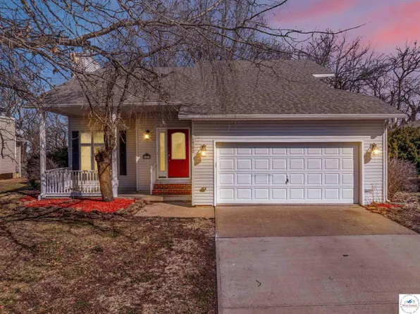 1700 E Timber Ridge Dr, Sedalia, MO 65301