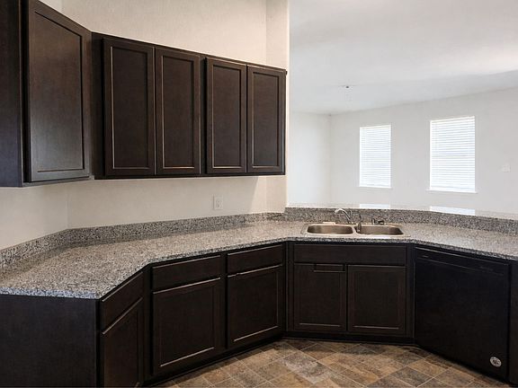 3rd image of 14101 Kamilia Rd