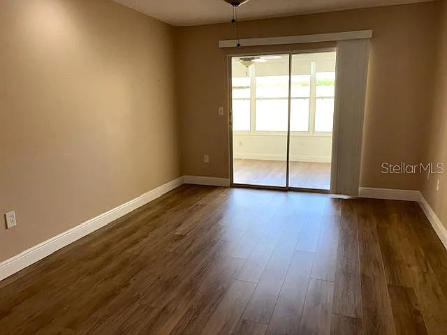 1005 Rickenbacker Dr — Photo 34