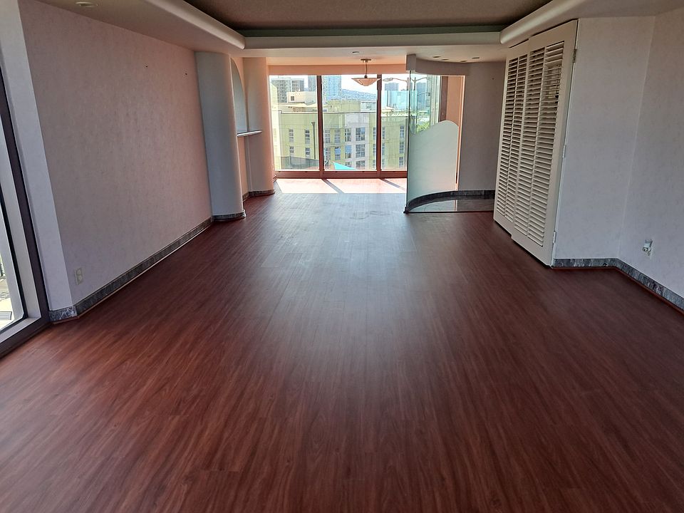 Living and Dining area from Lanai
