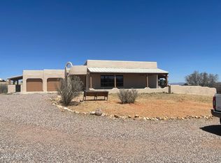 7273 E Bloomfield Rd, Hereford, AZ 85615