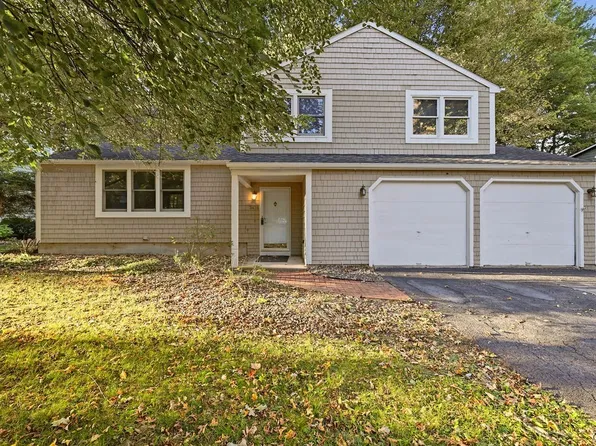 3438 Stanford Dr, Baldwinsville, NY 13027