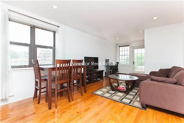 Rented by Mirador Real Estate | media 19