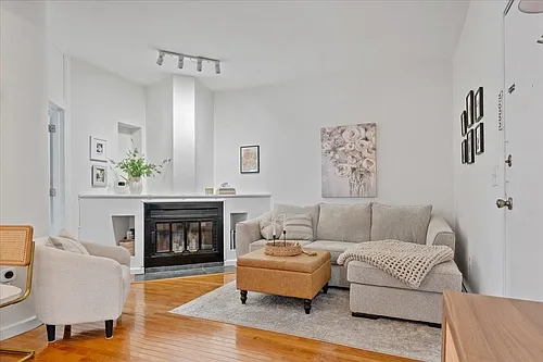 159 Newark St #3D Photo 1
