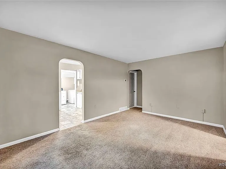 5587 Chagrin Dr #1 — Photo 5