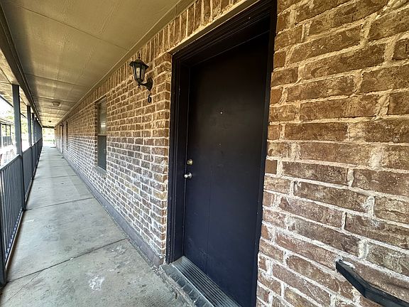 3rd image of 613 Bernard St #6