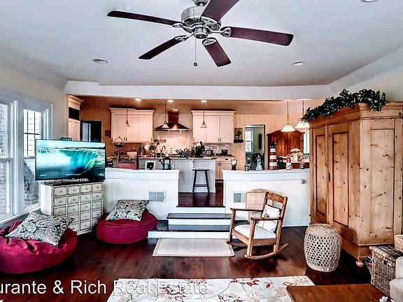 5th image of 4412 N Riverdale Dr