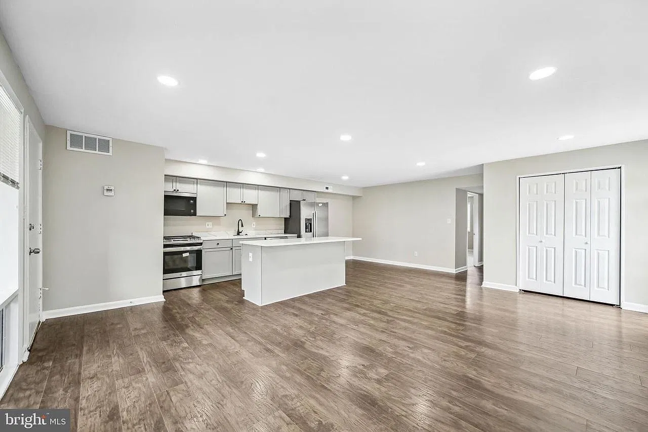 128 Haycock Rd — Photo 3