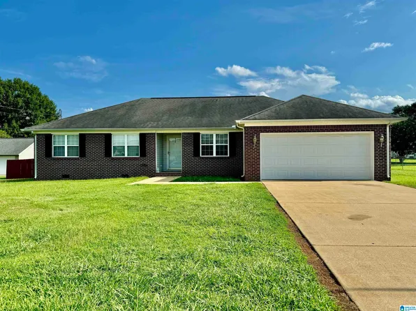 102 Brooke Ln, Anniston, AL 36207