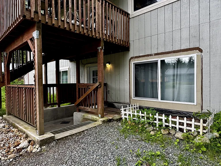 8178 Threadneedle St #B — Photo 4