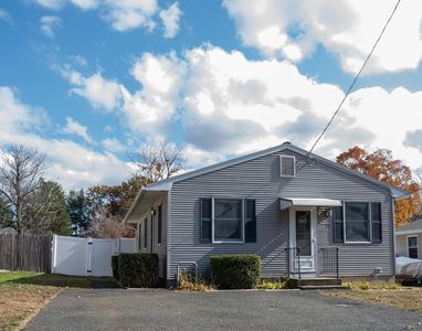 77 Roosevelt Ave, Westfield, MA, 01085