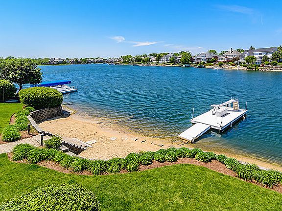 3rd image of 13258 Lakepoint Dr