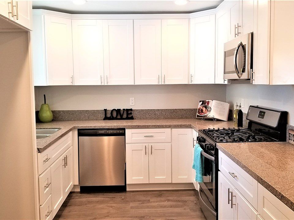 1st image of 8001 Skyline Dr