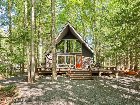 5599 Woodland Ave, Pocono Pines, PA 18350