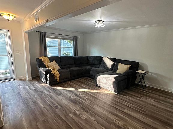4th image of 807 Briarwood Court