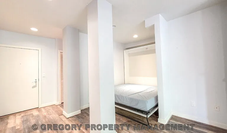925 110th Ave NE #306 — Photo 14