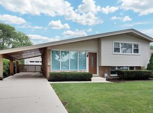 1069 Seymour Ave, Des Plaines, IL 60016