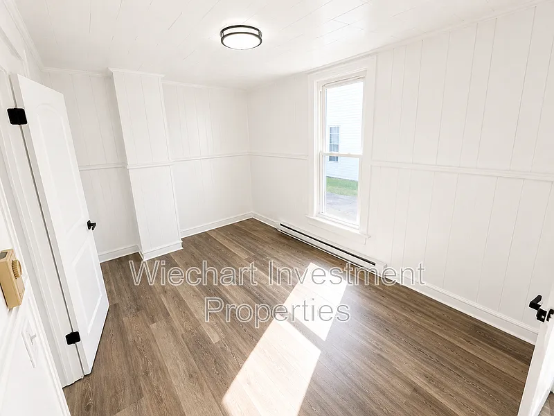 2 bed, 1.0 bath, 895 sqft, $1,095 — Photo 4