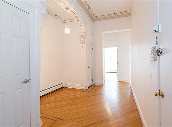 5th image of 609 Bloomfield St APT 3
