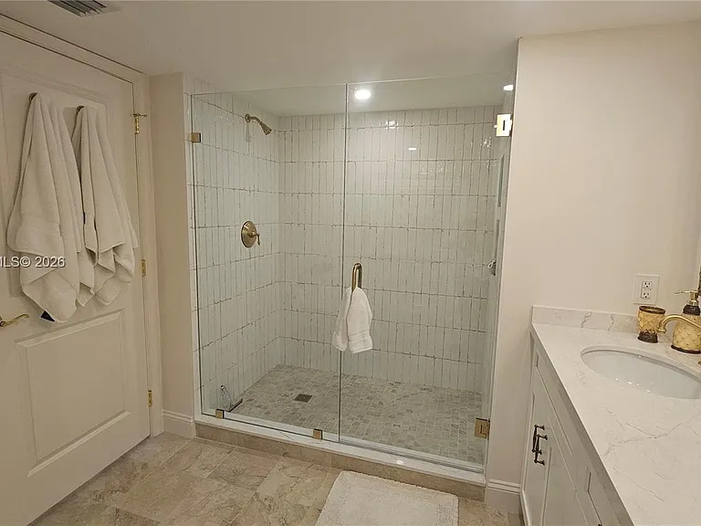 4001 N Ocean Blvd #702 — Photo 30