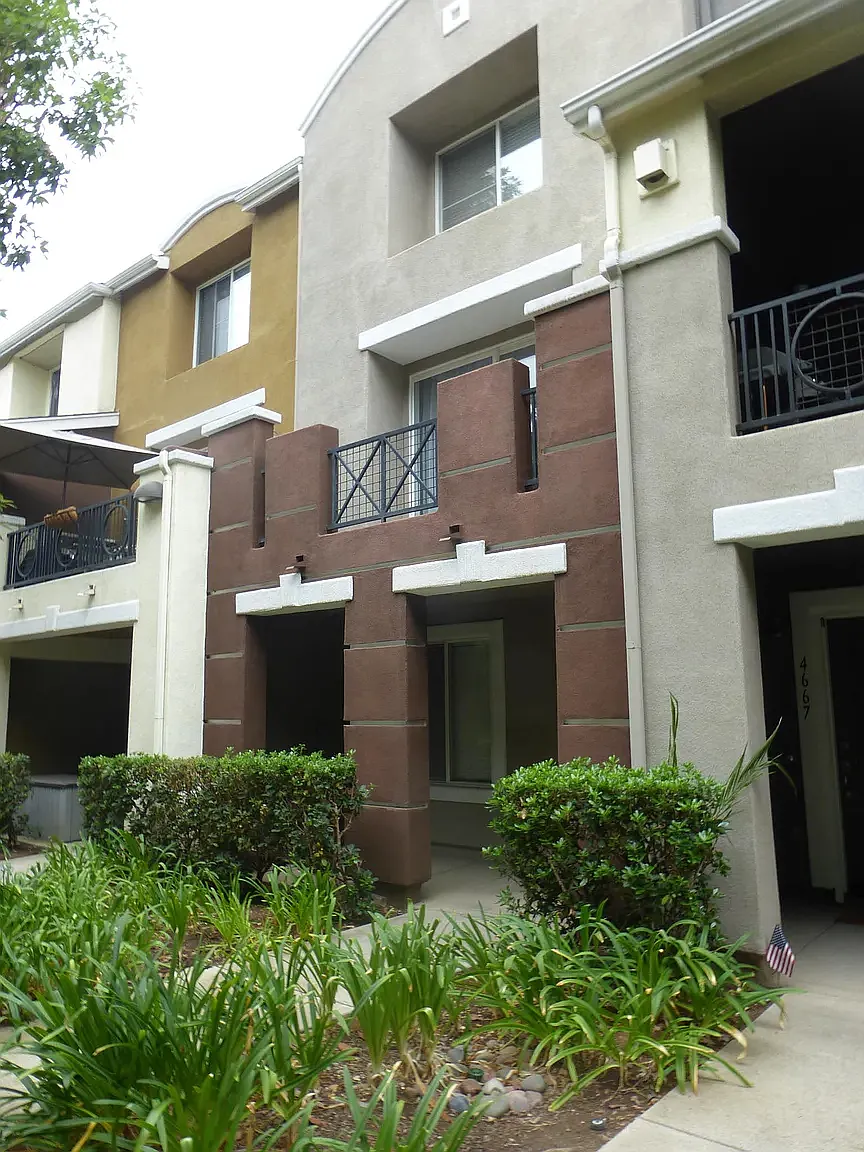 4 bed, 1675 sqft, $4,800 — Photo 1
