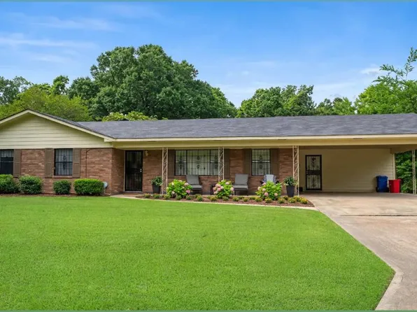 128 Woodville Dr, Natchez, MS 39120