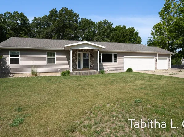 9379 Cook St, Montague, MI 49437