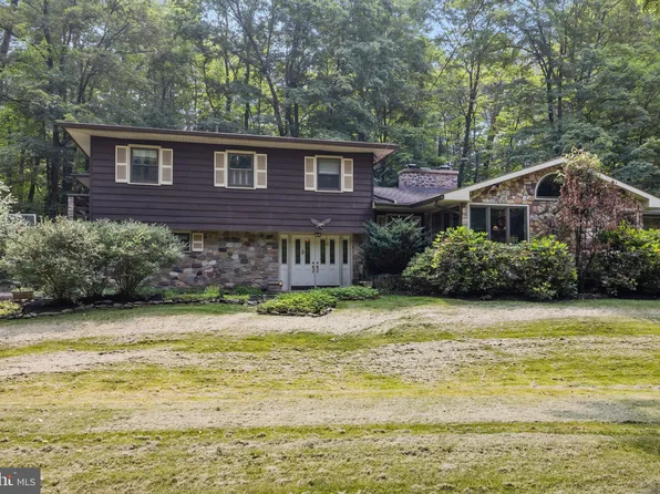 405 Skunk Hollow Rd, Chalfont, PA 18914