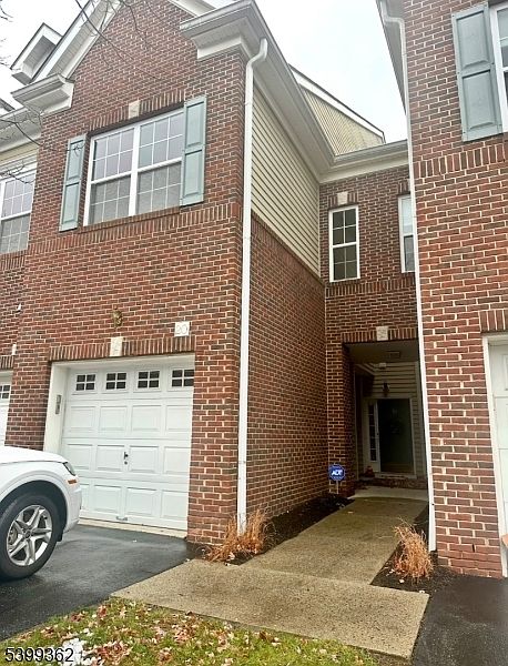 1st image of 20 Taft Ln