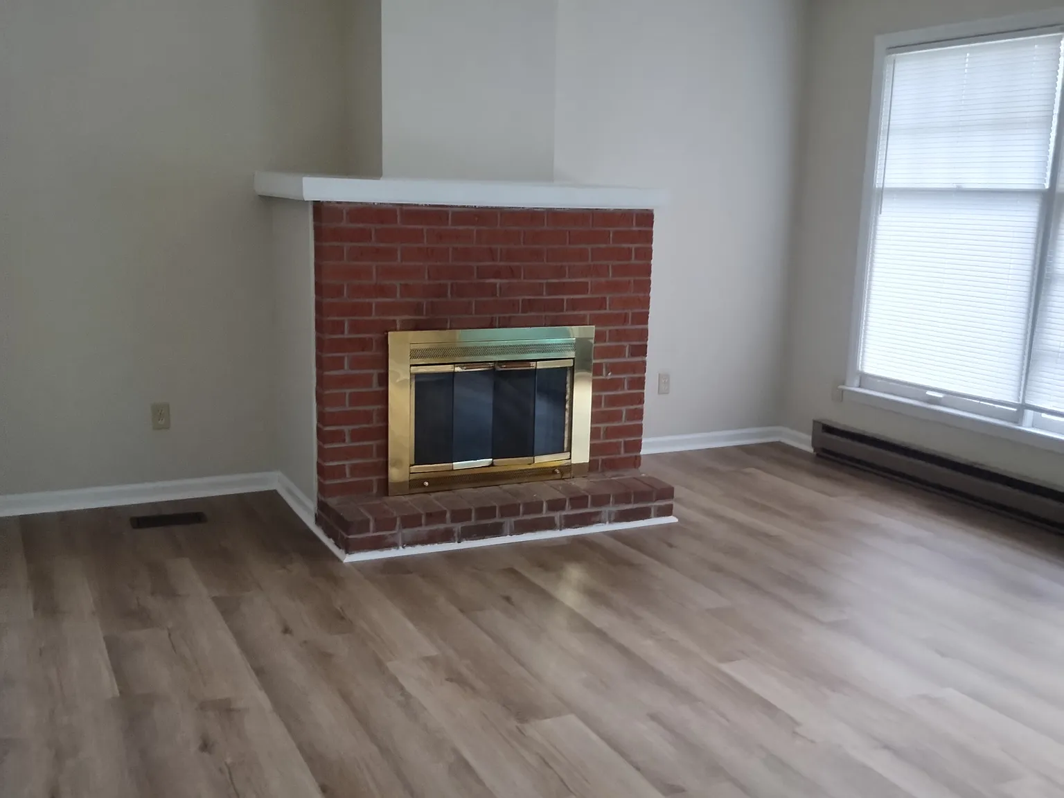 3 bed, 1053 sqft, $1,395 — Photo 2
