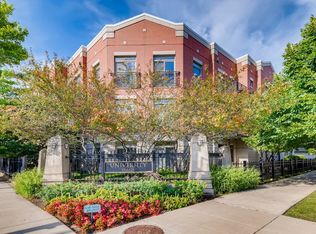 758 W 14th Pl APT 2B, Chicago, IL 60607