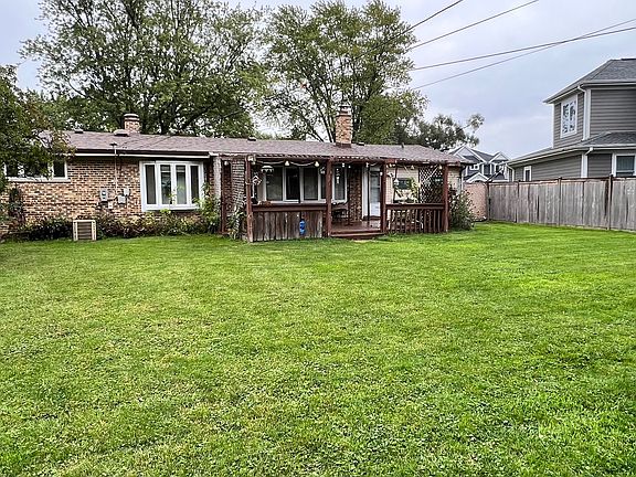 3rd image of 1114 N Race Ave