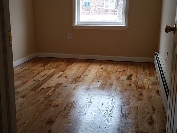 5th image of 118 Ave 209 St