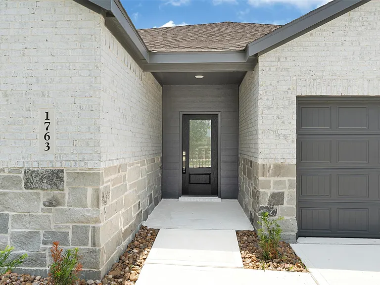 1763 Primrose Pointe Dr — Photo 3