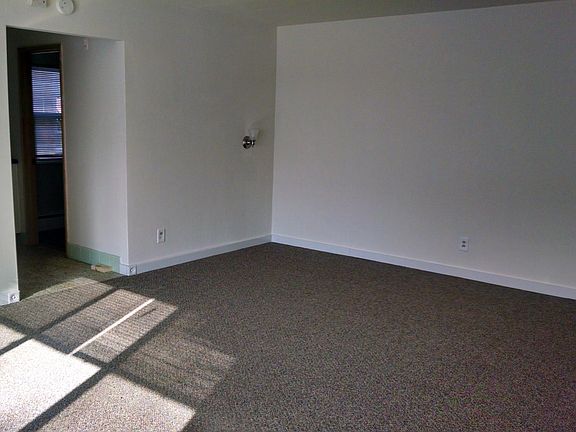 5th image of 404 S 4th St APT 204
