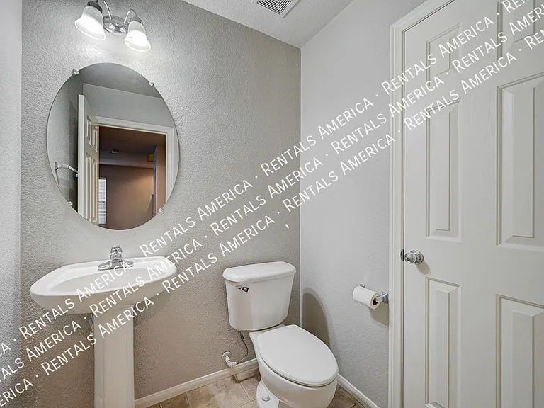 10567 Foggy Glen Ave — Photo 5