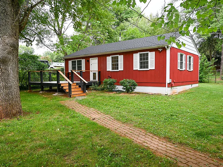 315 Caroline Ave — Photo 86